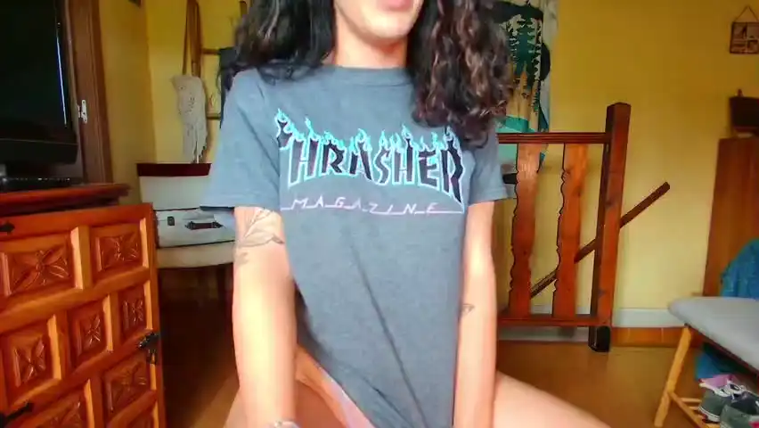Bambibradshaw – Amateur.tv Live Video – 2025-04-27 18:22:19