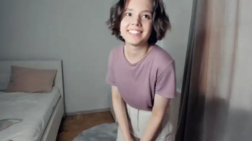 Gummybubble – Chaturbate Live Video – 2025-10-28 07:06:12