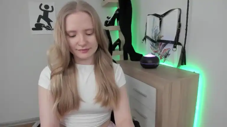 Nancyxstar – Streamate Live Video – 2025-02-17 19:24:37