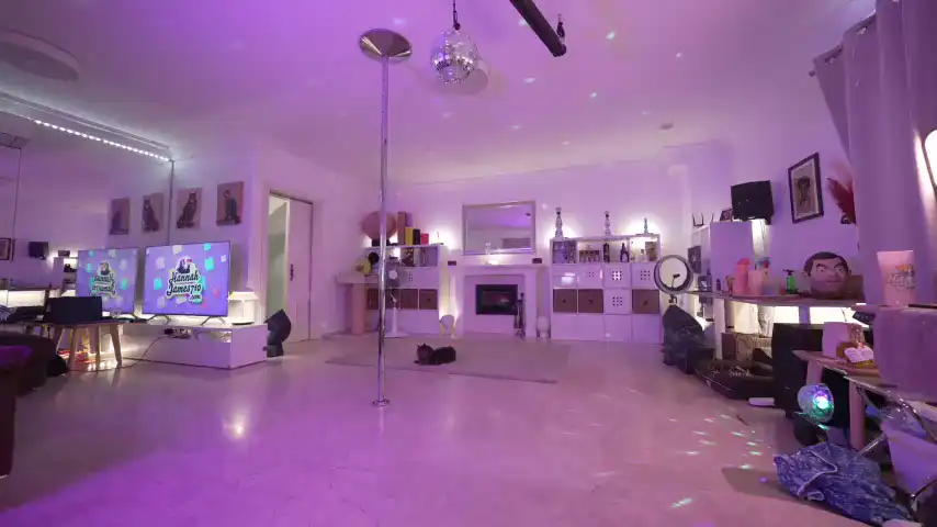 Hannahjames710 – Chaturbate Live Video – 2025-03-13 08:29:27
