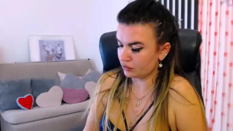 Raquelbella – Streamate Live Video – 2025-11-30 20:30:52