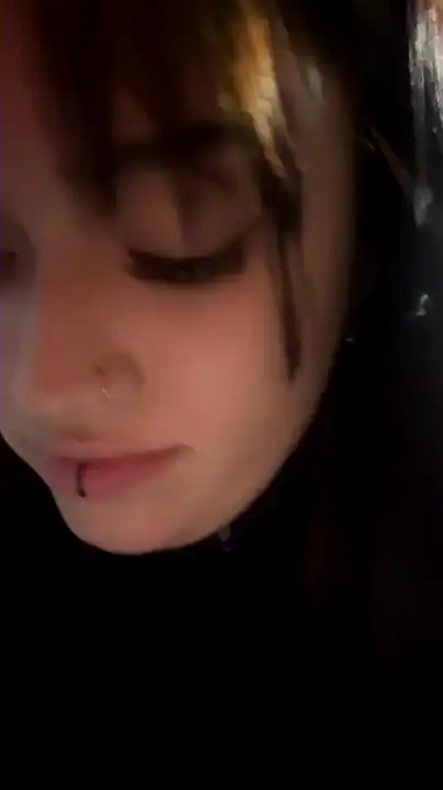 Desire8 – Amateur.tv Live Video – 2025-03-04 03:42:18