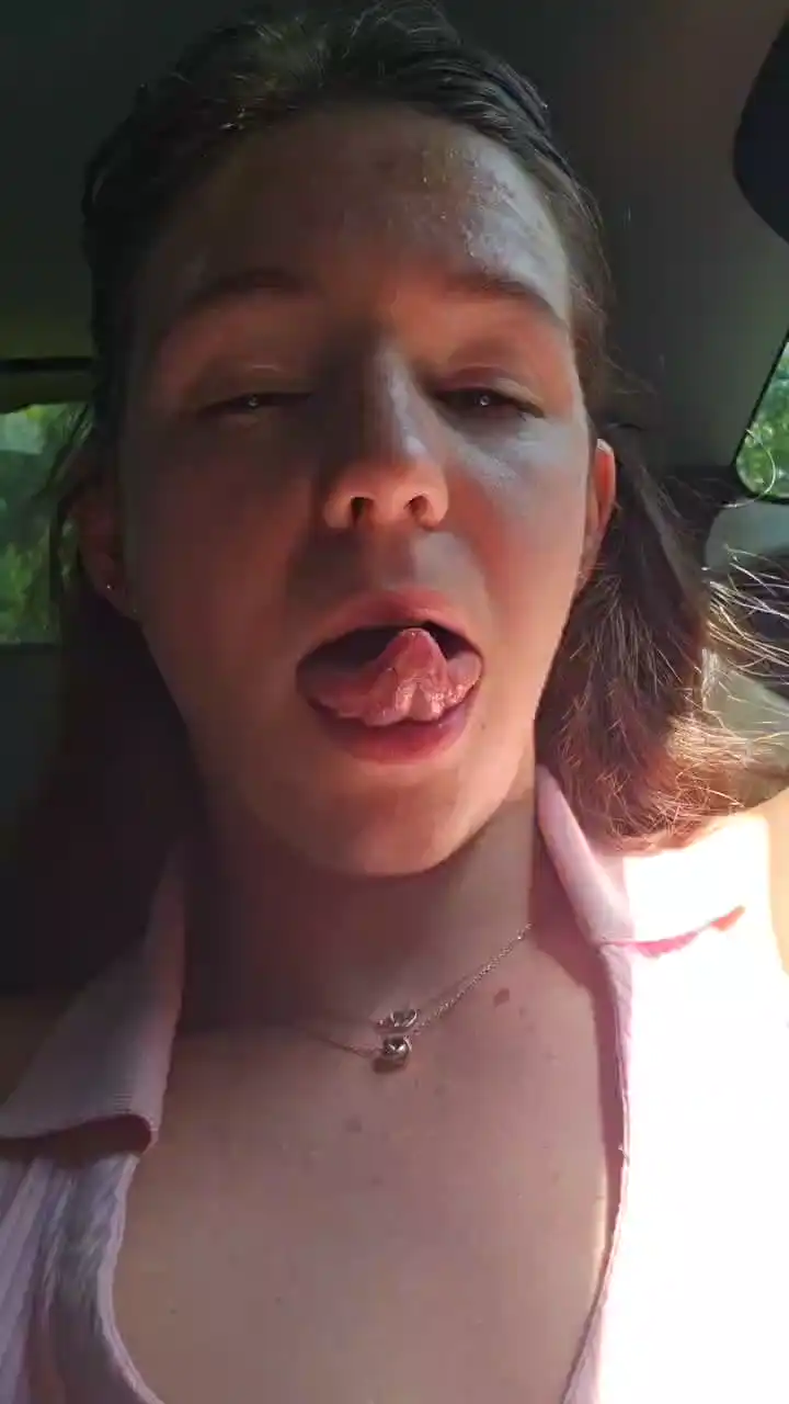 Lucie_mehott – Cam4 Live Video – 2025-04-14 19:25:09