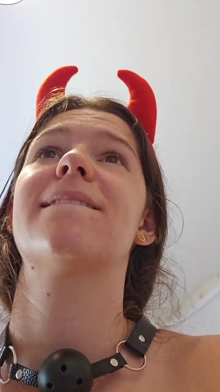 Lucie_mehott – Cam4 Live Video – 2025-02-13 07:34:16