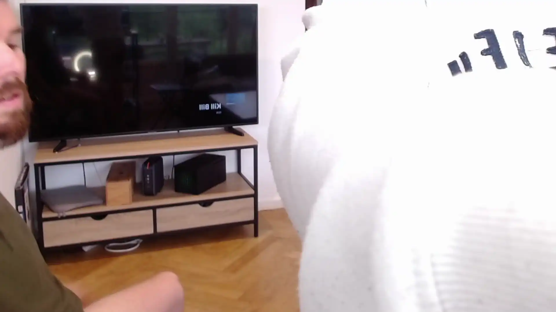 Rose_blanc – Cam4 Live Video – 2025-01-30 07:25:27