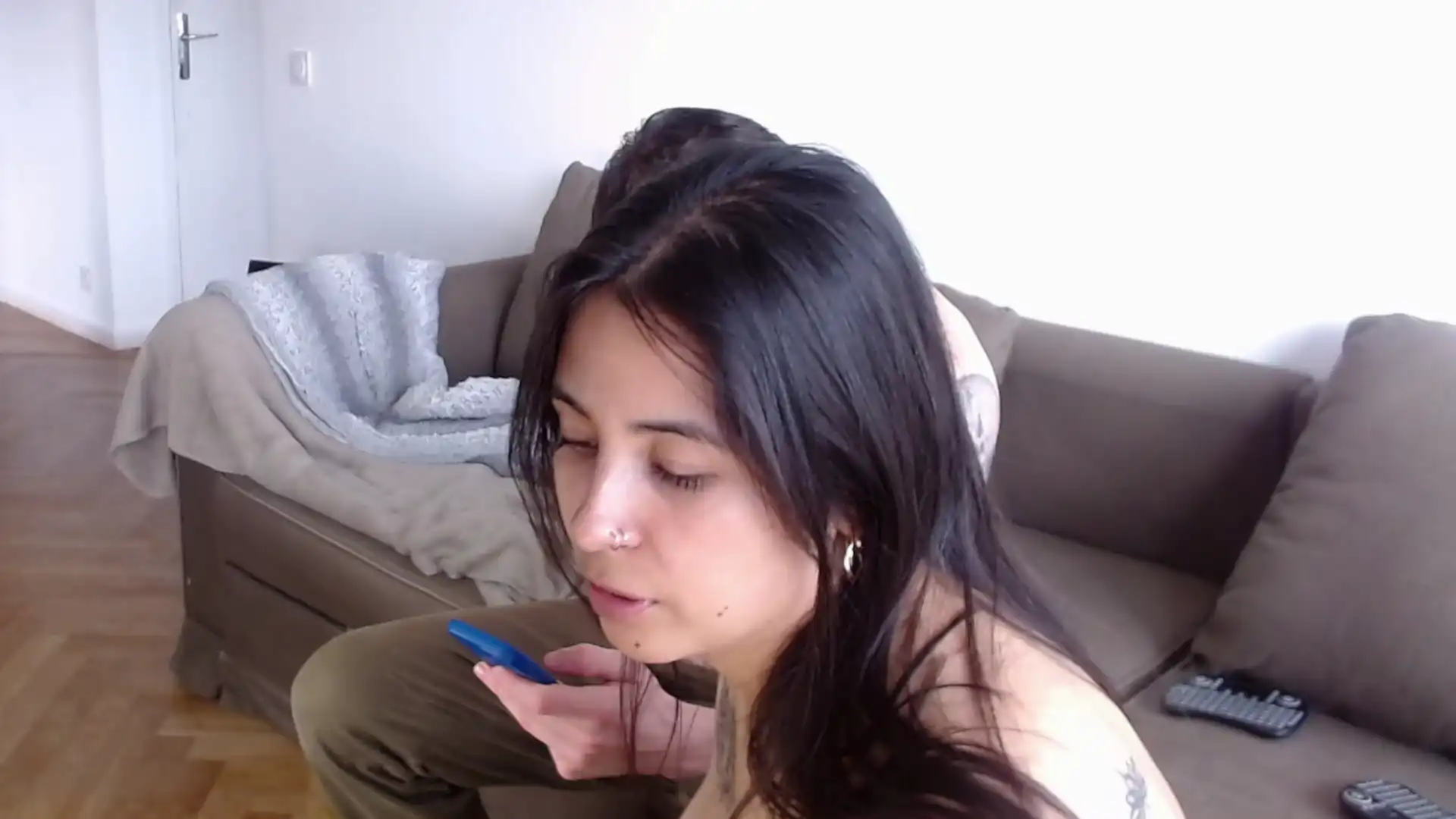 Rose_blanc – Cam4 Live Video – 2025-12-17 05:44:48