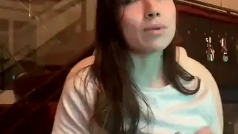 Emilie-tumbler – Flirt4free Live Video – 2025-01-14 18:12:33
