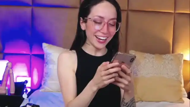Emilie-tumbler – Flirt4free Live Video – 2025-07-12 01:32:43