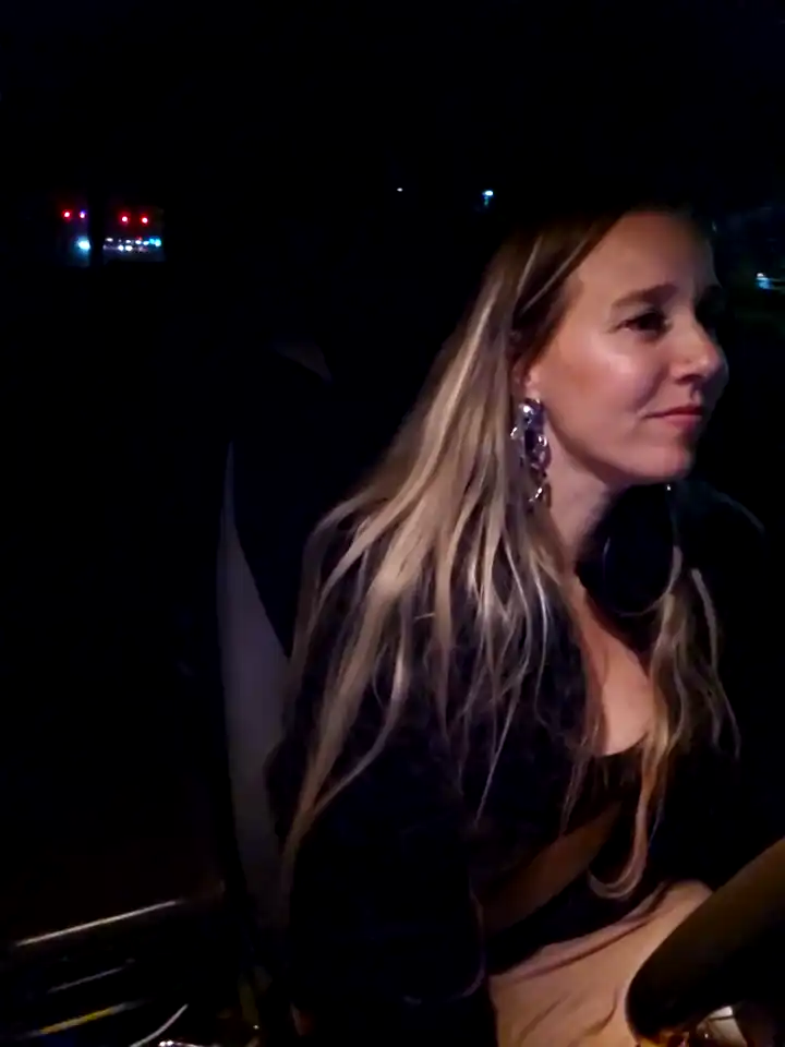 Skyelarsommer – Stripchat Live Video – 2025-04-22 08:24:55