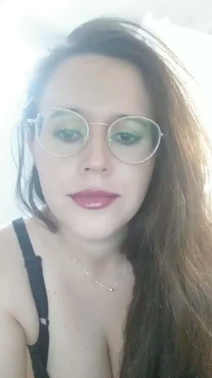 Emily_s2 – Cam4 Live Video – 2025-04-15 19:42:23