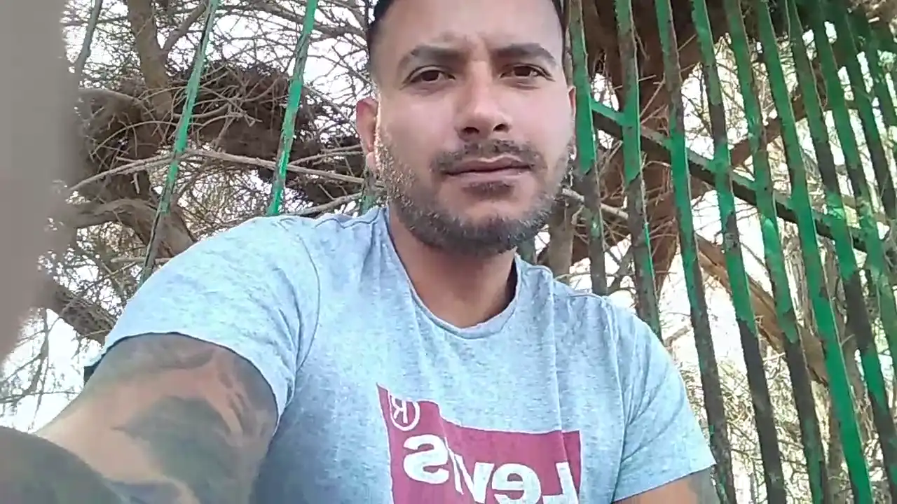 Pabloysebas – Cam4 Live Video – 2025-01-19 21:33:07