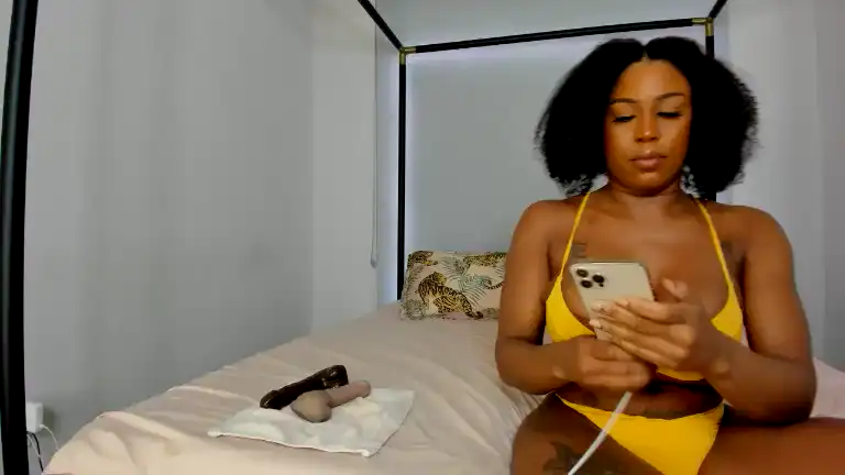 Toyaluvv – Streamate Live Video – 2025-08-22 08:37:28
