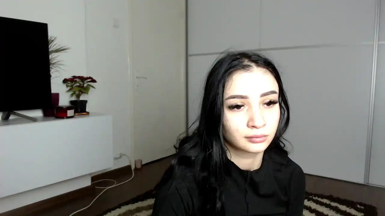 Emablu – Myfreecams Live Video – 2025-04-08 21:43:50