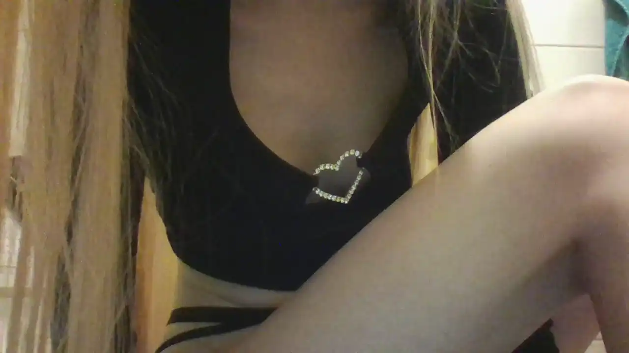 Hot_blondi18_ – Showup Live Video – 2025-05-15 15:11:43