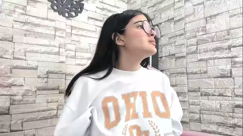 Hera_elis – Chaturbate Live Video – 2025-05-08 11:32:33