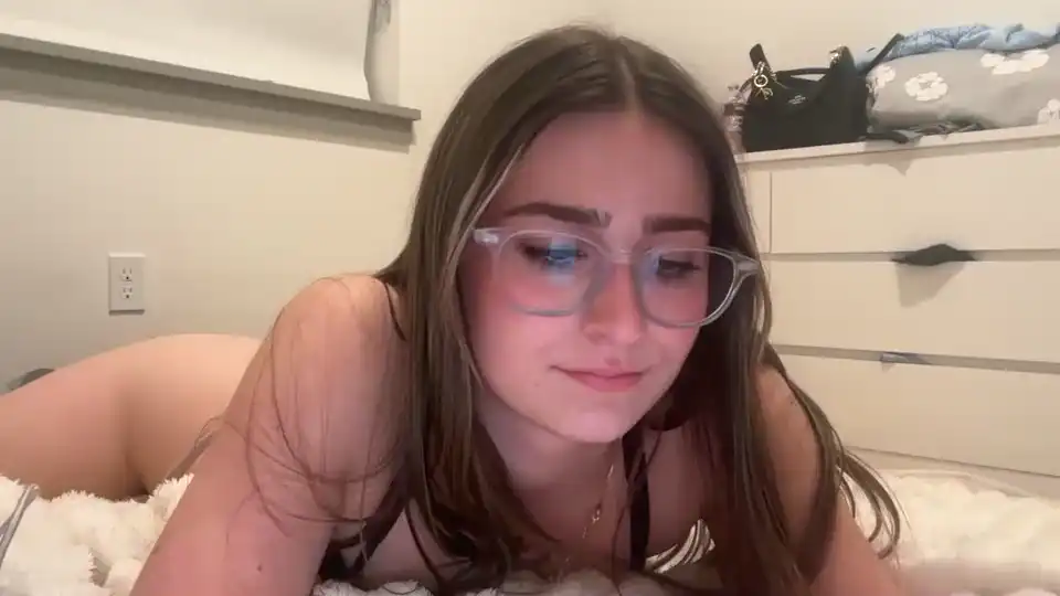 Laylamoore3 – Chaturbate Live Video – 2025-04-28 18:35:29