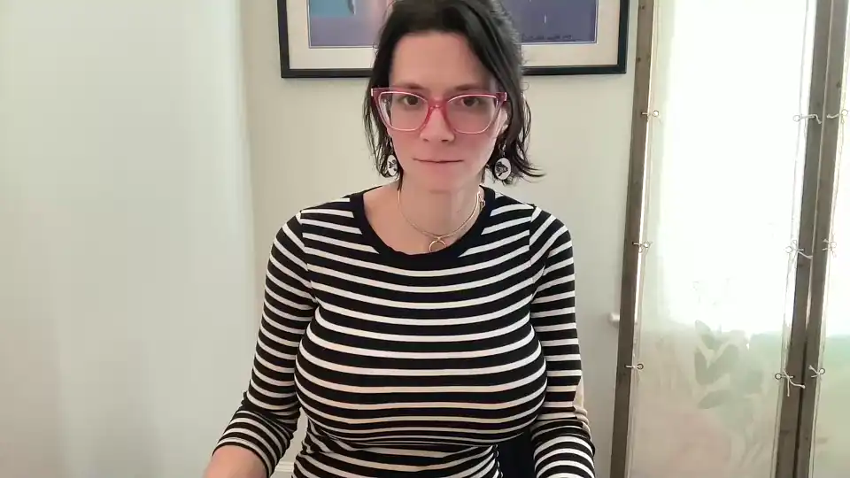 Naomi_reah – Chaturbate Live Video – 2025-03-17 06:22:42
