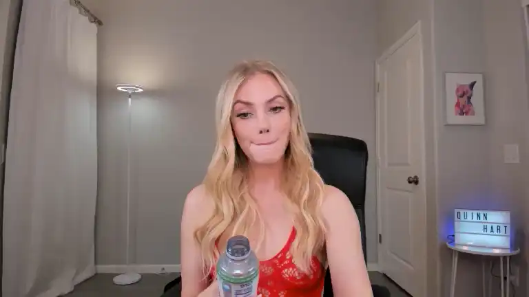 Quinnhart – Streamate Live Video – 2025-03-02 17:40:27