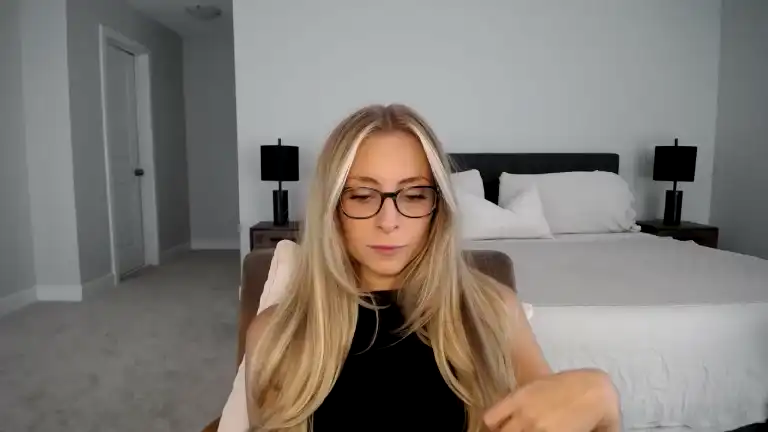 Chasitycolt – Streamate Live Video – 2025-04-19 16:11:40