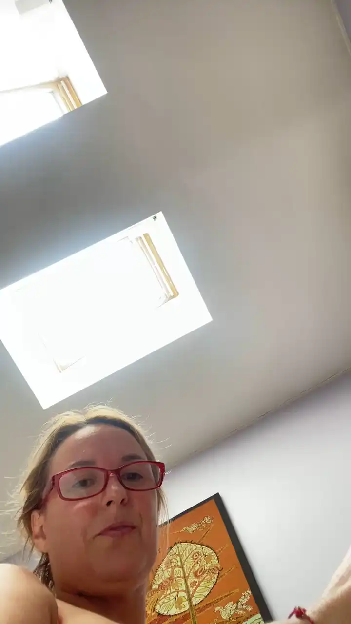 Lucestellata – Cam4 Live Video – 2025-03-18 05:48:00