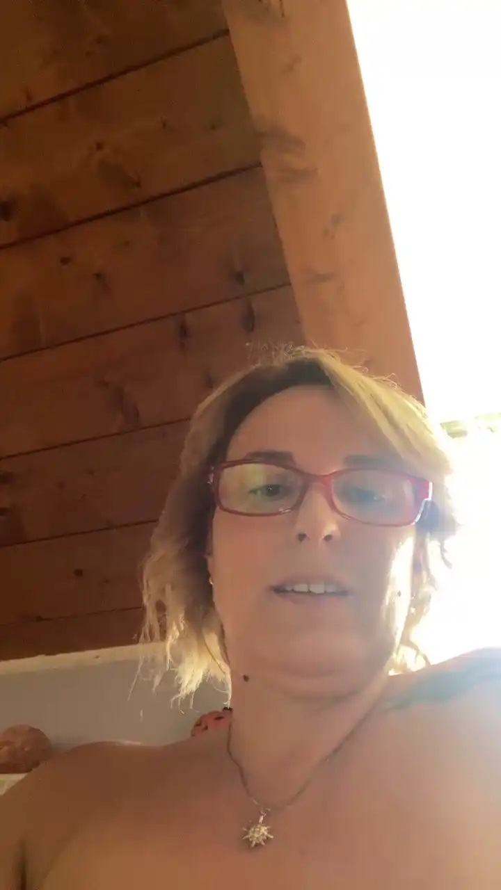 Lucestellata – Cam4 Live Video – 2025-03-15 11:54:14