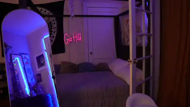 Gia_hill – Myfreecams Live Video – 2025-07-22 08:33:43