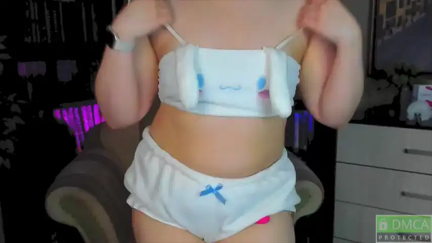 Little_bambii – Chaturbate Live Video – 2025-07-21 22:56:18