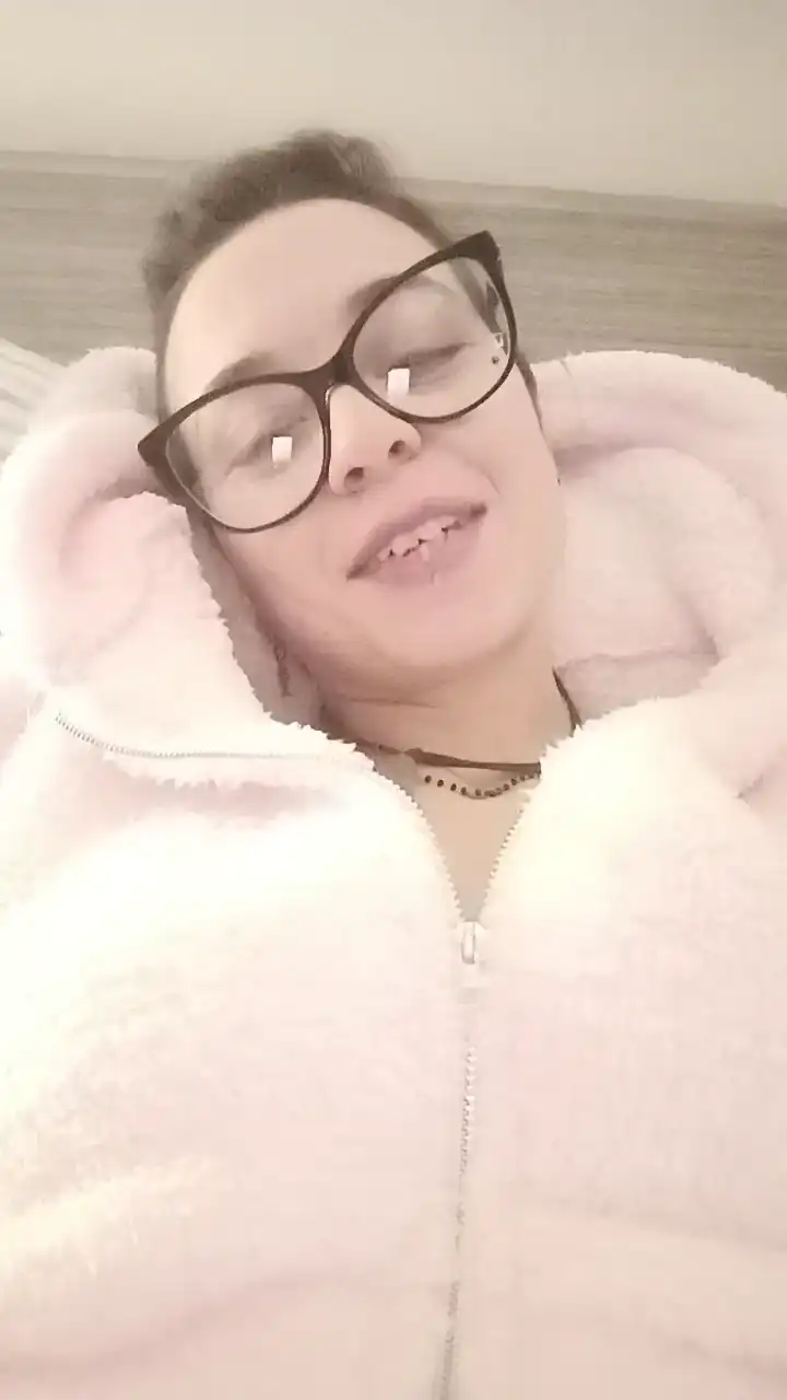 Alainmonique – Cam4 Live Video – 2025-02-10 01:40:29