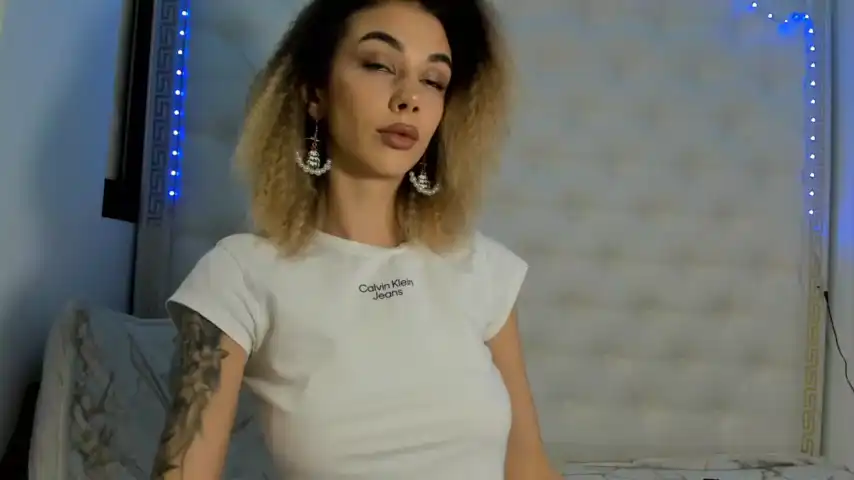 Hotfallingdevil – Chaturbate Live Video – 2025-01-30 08:44:53
