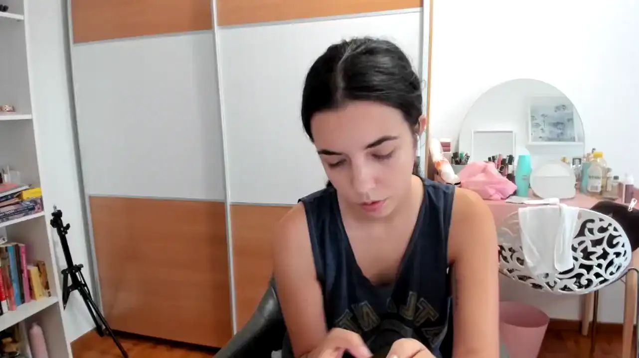 Lolaafrodita – Amateur.tv Live Video – 2025-07-16 22:14:11