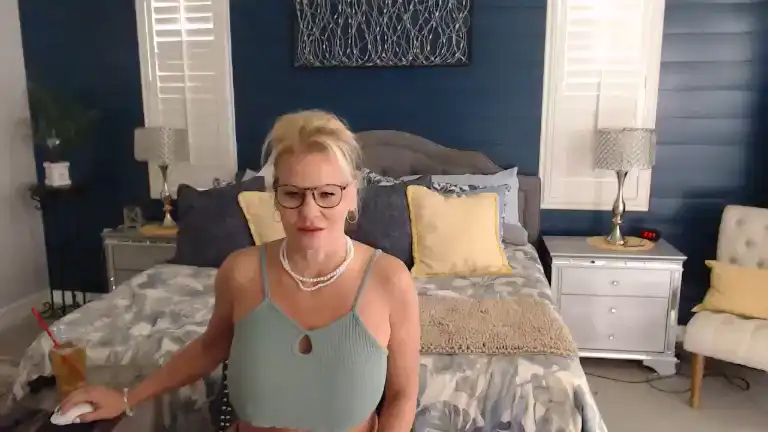 Camilagomezz – Chaturbate Live Video – 2025-06-29 07:07:54
