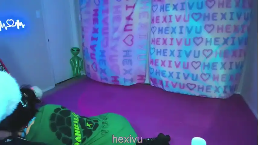 Hexivu – Chaturbate Live Video – 2025-10-30 07:44:41