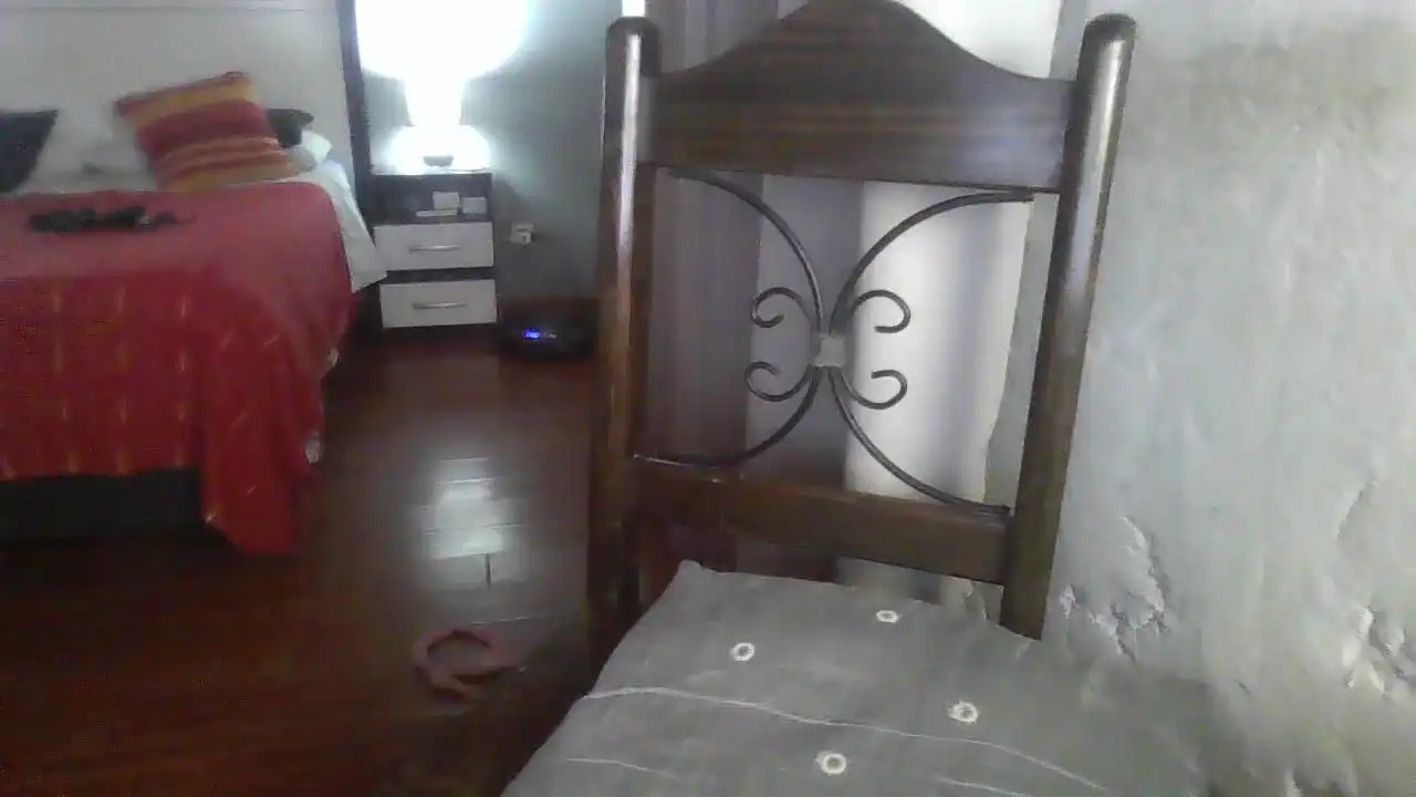 Lourdeslucifeer – Amateur.tv Live Video – 2025-07-11 16:25:32