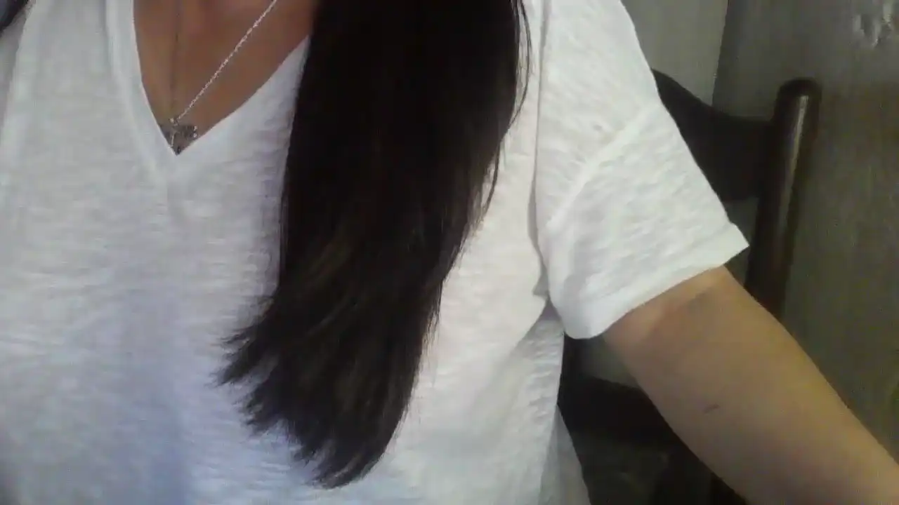 Lourdeslucifeer – Amateur.tv Live Video – 2025-05-20 01:39:58