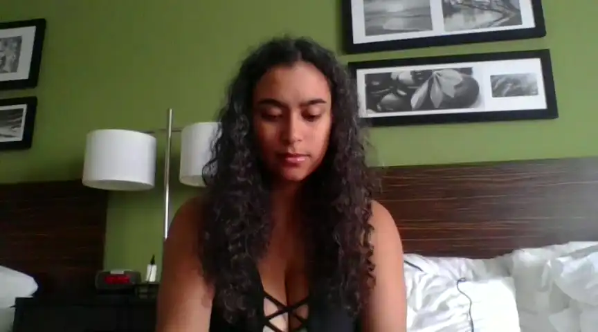 Cinnaminnie – Stripchat Live Video – 2025-02-13 21:30:49