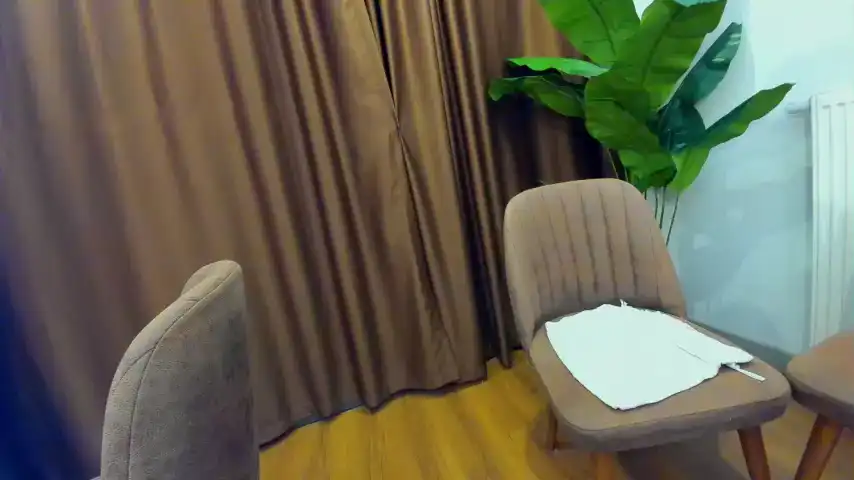 Ehotlovea – Chaturbate Live Video – 2025-04-13 21:42:53