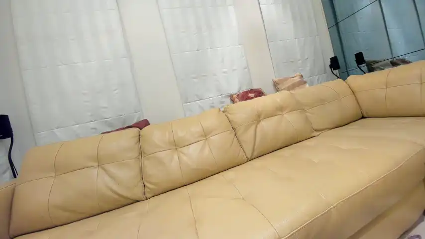 Ehotlovea – Chaturbate Live Video – 2025-02-26 20:45:32