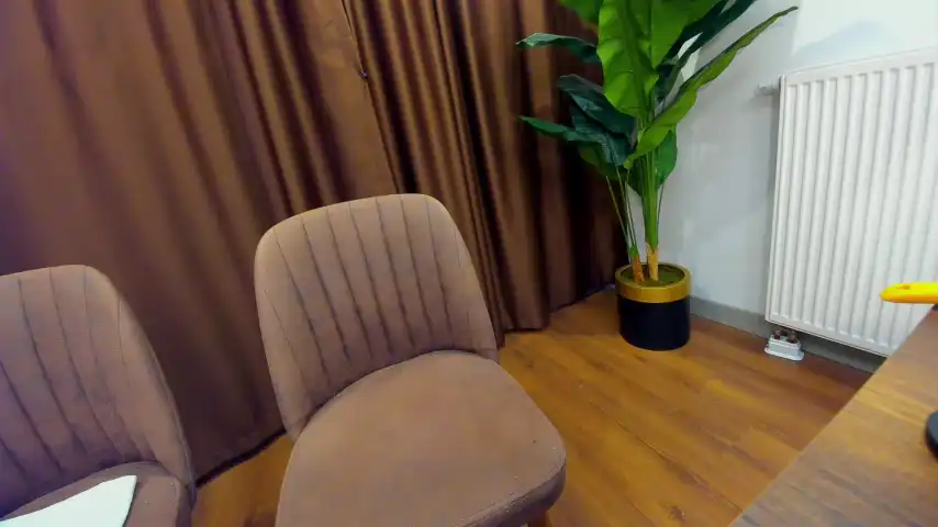 Ehotlovea – Chaturbate Live Video – 2025-01-19 18:34:33