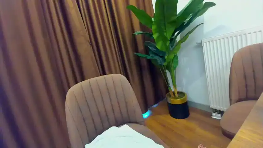 Ehotlovea – Chaturbate Live Video – 2025-01-26 16:49:55