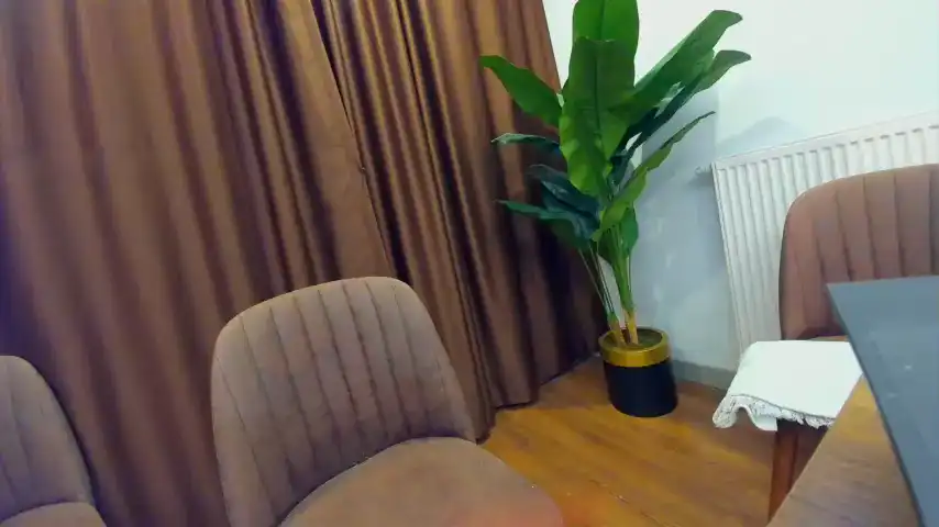 Ehotlovea – Chaturbate Live Video – 2025-05-31 02:23:50