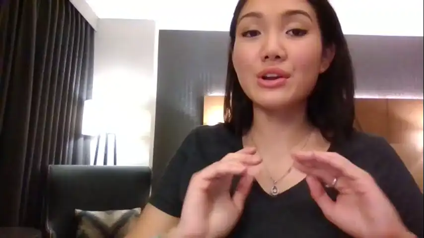 London_tipton – Chaturbate Live Video – 2025-08-20 06:51:27