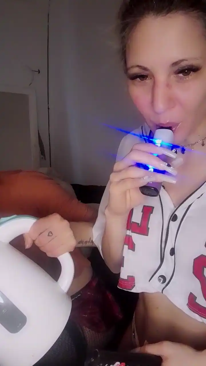 Tubebeciitaa – Cam4 Live Video – 2025-04-12 04:55:23