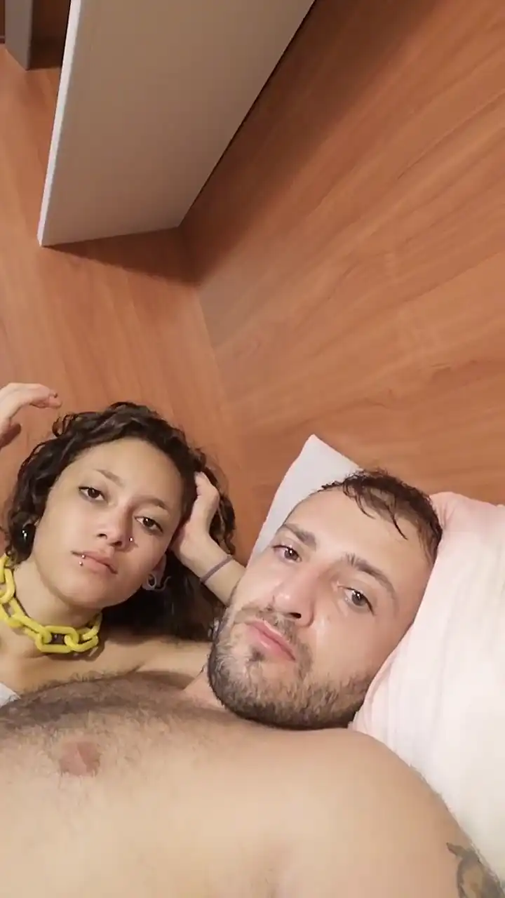 Becky4milo – Cam4 Live Video – 2025-04-21 23:16:59