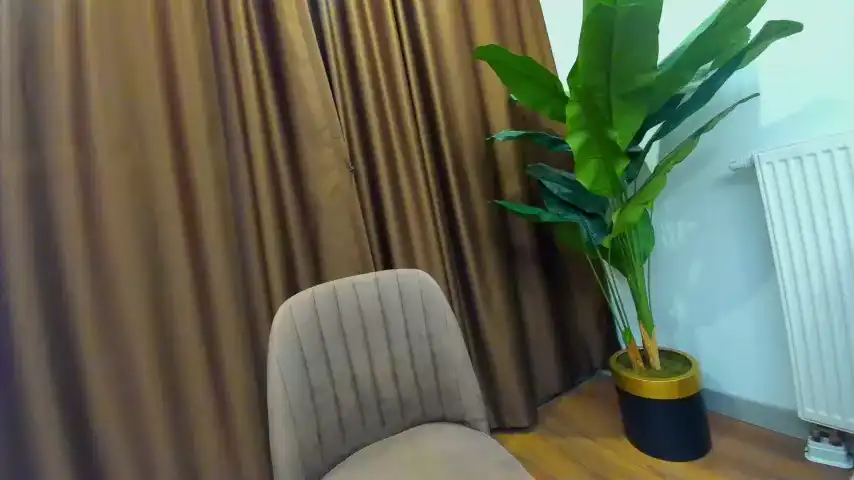 Ehotlovea – Chaturbate Live Video – 2026-03-18 03:21:38