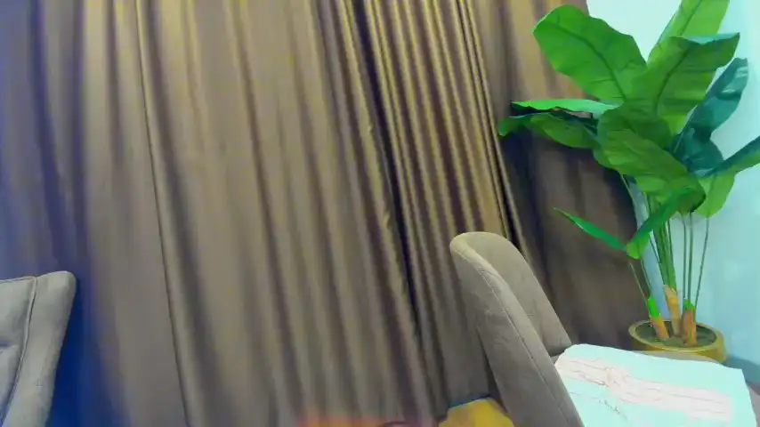 Ehotlovea – Chaturbate Live Video – 2025-05-11 11:50:16
