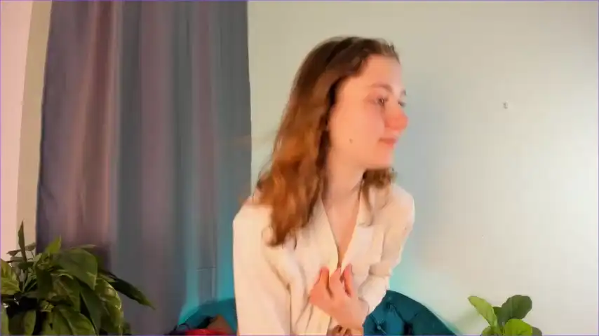 Sunnyviolet – Chaturbate Live Video – 2025-05-06 03:06:10
